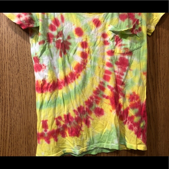 🔴 Charlotte Russe Tie Dye T-Shirt Top Sz S EUC - Picture 3 of 5